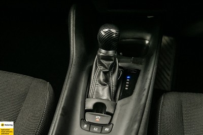 2017 Toyota C-HR - Thumbnail