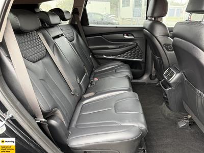 2020 Hyundai Santa Fe - Thumbnail