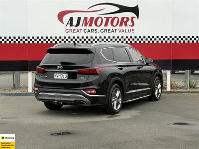 2020 Hyundai Santa Fe - Thumbnail