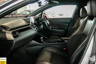 2017 Toyota C-HR - Thumbnail