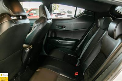 2017 Toyota C-HR - Thumbnail