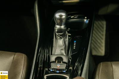 2017 Toyota C-HR - Thumbnail