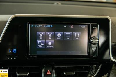 2017 Toyota C-HR - Thumbnail