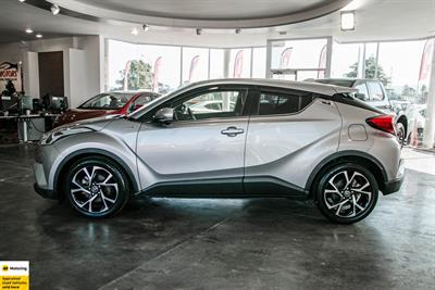 2017 Toyota C-HR - Thumbnail