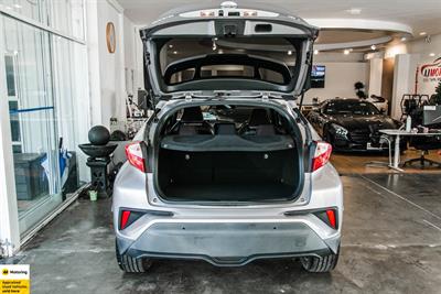 2017 Toyota C-HR - Thumbnail