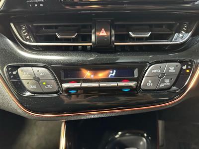 2017 Toyota C-HR - Thumbnail