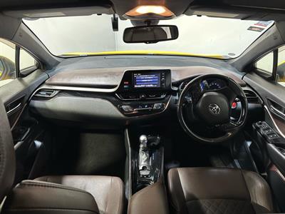 2017 Toyota C-HR - Thumbnail