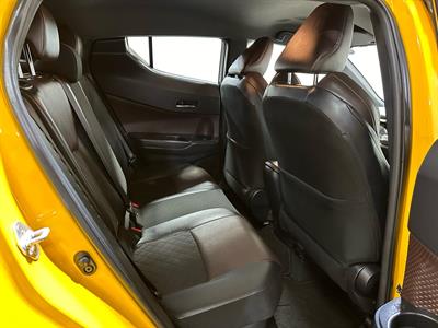 2017 Toyota C-HR - Thumbnail