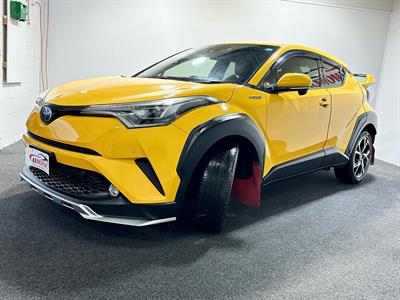 2017 Toyota C-HR - Thumbnail