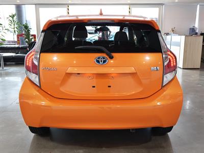 2014 Toyota Aqua - Thumbnail