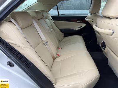 2014 Toyota Crown - Thumbnail