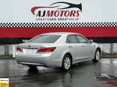 2014 Toyota Crown - Thumbnail