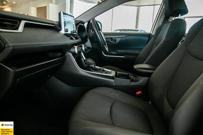 2021 Toyota RAV4 - Thumbnail