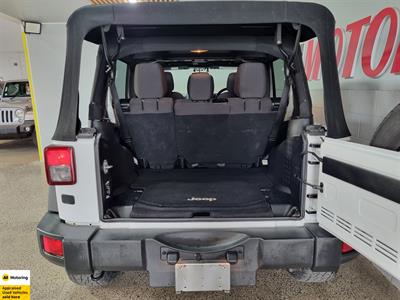 2016 Jeep Wrangler - Thumbnail