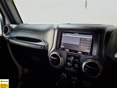 2016 Jeep Wrangler - Thumbnail