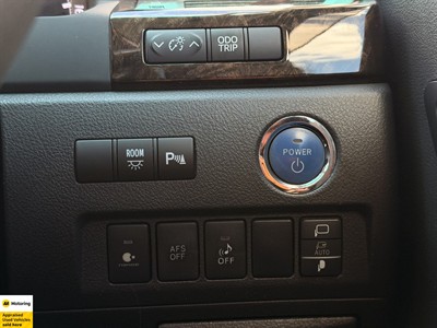 2012 Toyota Alphard - Thumbnail