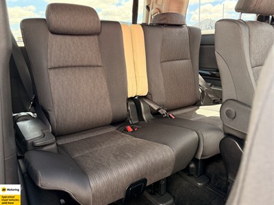 2012 Toyota Alphard - Thumbnail