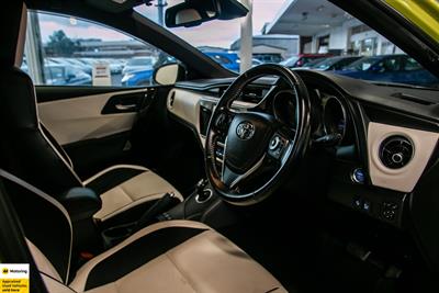 2016 Toyota Auris - Thumbnail