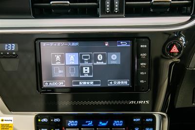 2016 Toyota Auris - Thumbnail