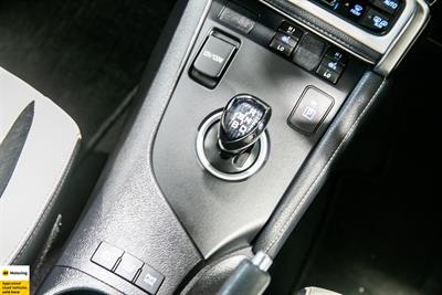 2016 Toyota Auris - Thumbnail