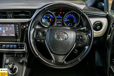 2016 Toyota Auris - Thumbnail