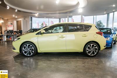 2016 Toyota Auris - Thumbnail
