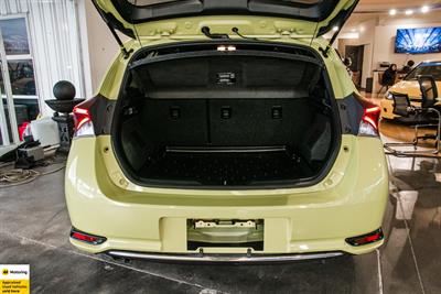 2016 Toyota Auris - Thumbnail