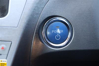 2015 Toyota Prius - Thumbnail