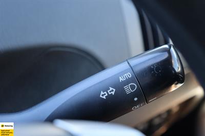 2015 Toyota Prius - Thumbnail