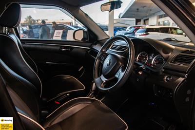 2015 Suzuki Swift - Thumbnail