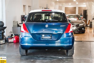 2015 Suzuki Swift - Thumbnail