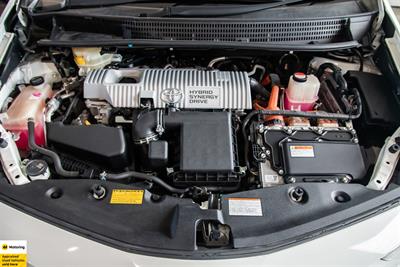 2015 Toyota Prius - Thumbnail