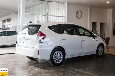2015 Toyota Prius - Thumbnail