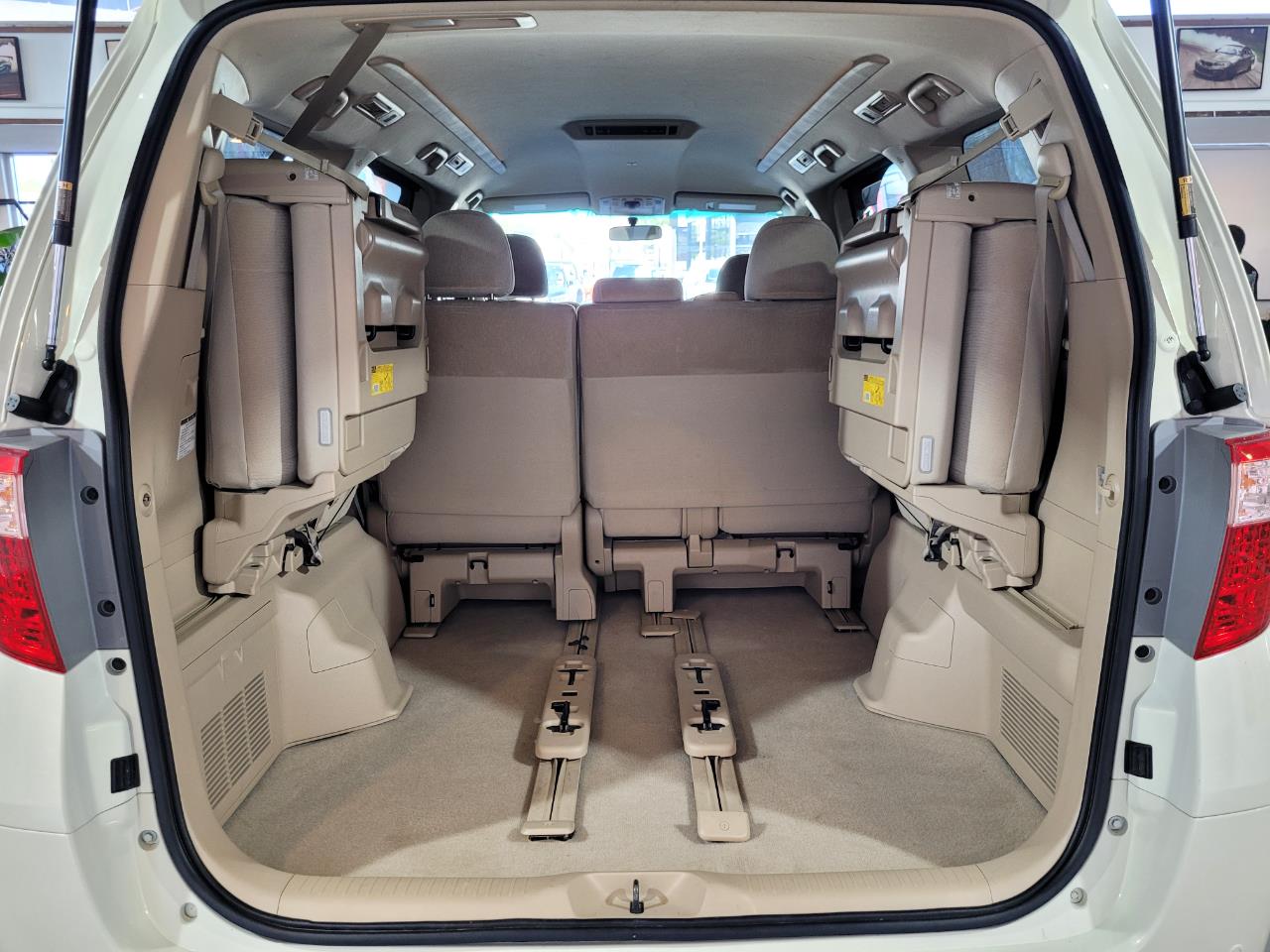 2012 Toyota Alphard