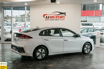2022 Hyundai IONIQ - Thumbnail