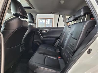 2021 Toyota RAV4 - Thumbnail