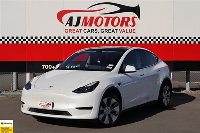 2022 Tesla Model Y - Thumbnail