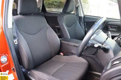2014 Toyota Prius - Thumbnail