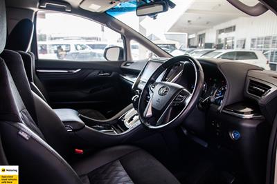 2016 Toyota Alphard - Thumbnail
