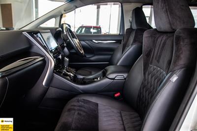 2016 Toyota Alphard - Thumbnail