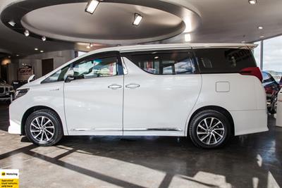 2016 Toyota Alphard - Thumbnail