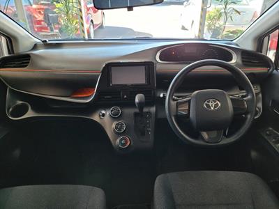 2016 Toyota Sienta - Thumbnail