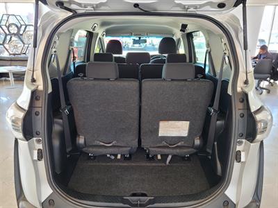 2016 Toyota Sienta - Thumbnail