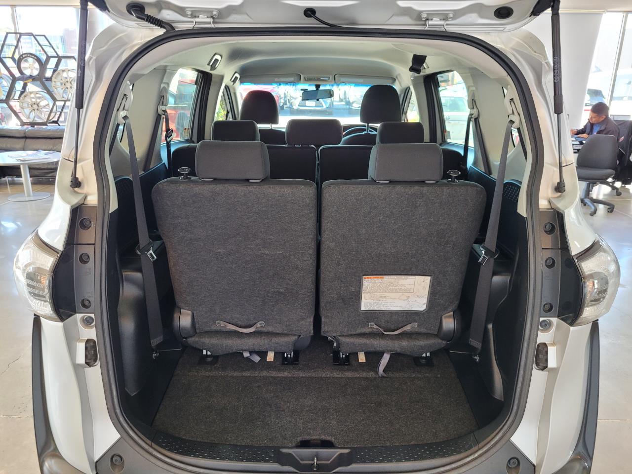 2016 Toyota Sienta