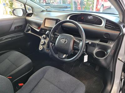 2016 Toyota Sienta - Thumbnail