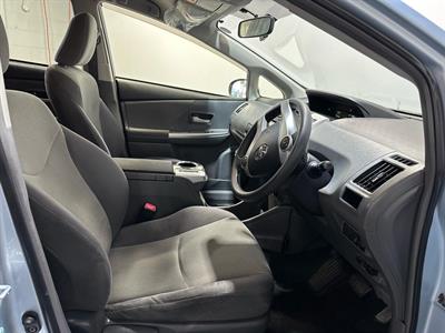 2012 Toyota Prius - Thumbnail