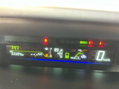 2012 Toyota Prius - Thumbnail