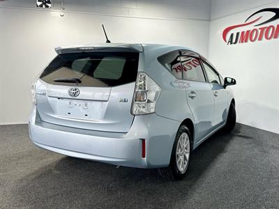 2012 Toyota Prius - Thumbnail