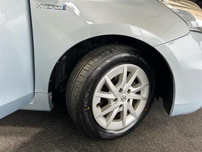 2012 Toyota Prius - Thumbnail