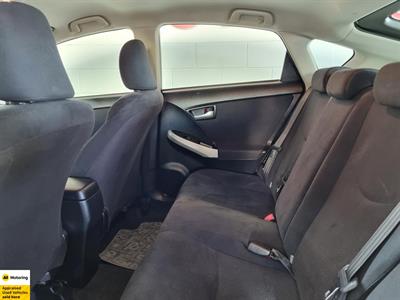 2012 Toyota Prius - Thumbnail